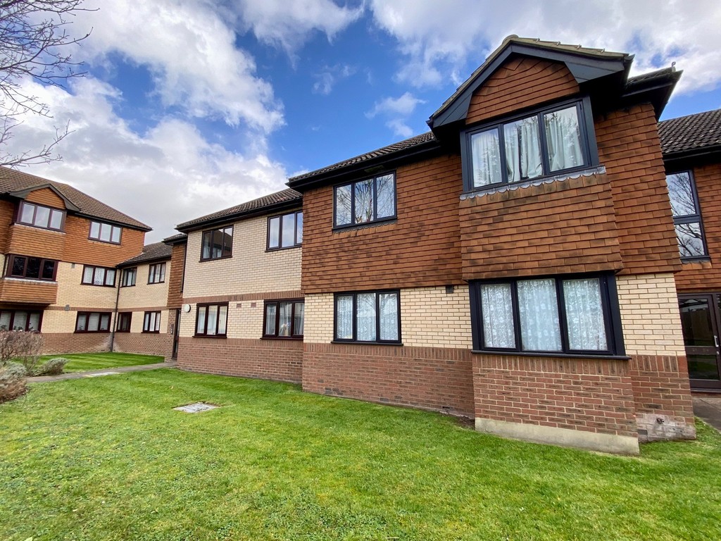 Property in Nutfield Close, Carshalton, SM5 2RQ