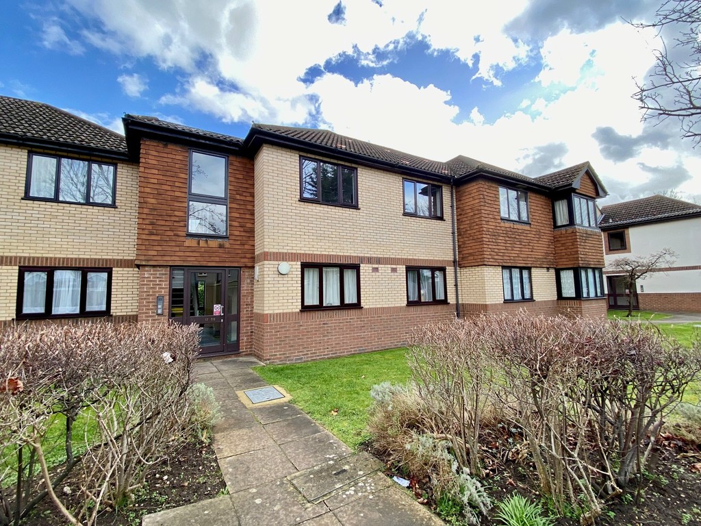 Property in Nutfield Close, Carshalton, SM5 2RQ