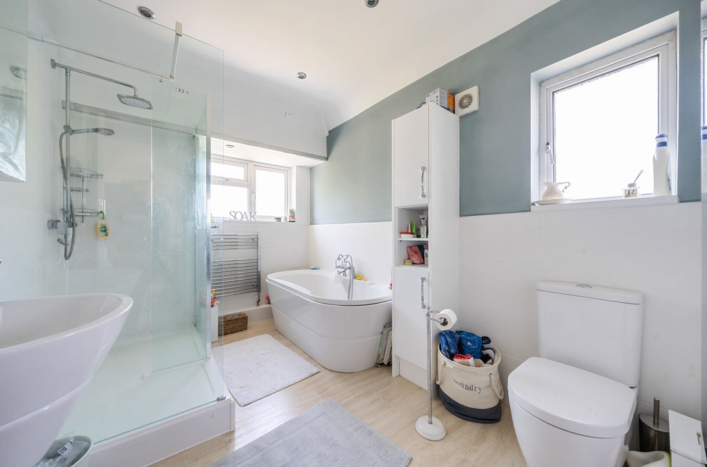 Property in East Drive, Carshalton, SM5 4PB