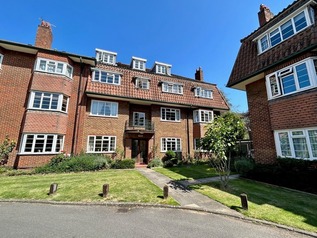 Surrey Estate Agents Paul Graham