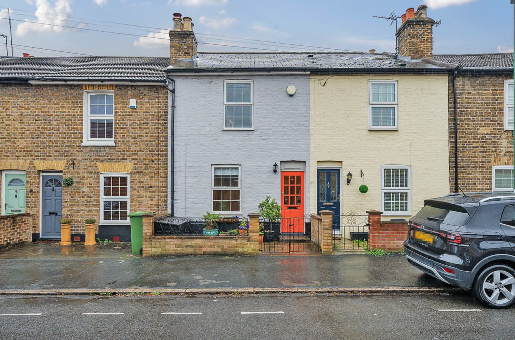 Property in St. James Road, Carshalton, SM5 2DT