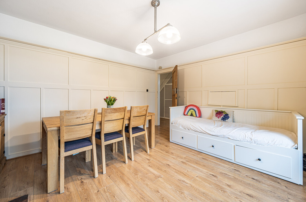 Property in Wales Avenue, Carshalton, SM5 3QN