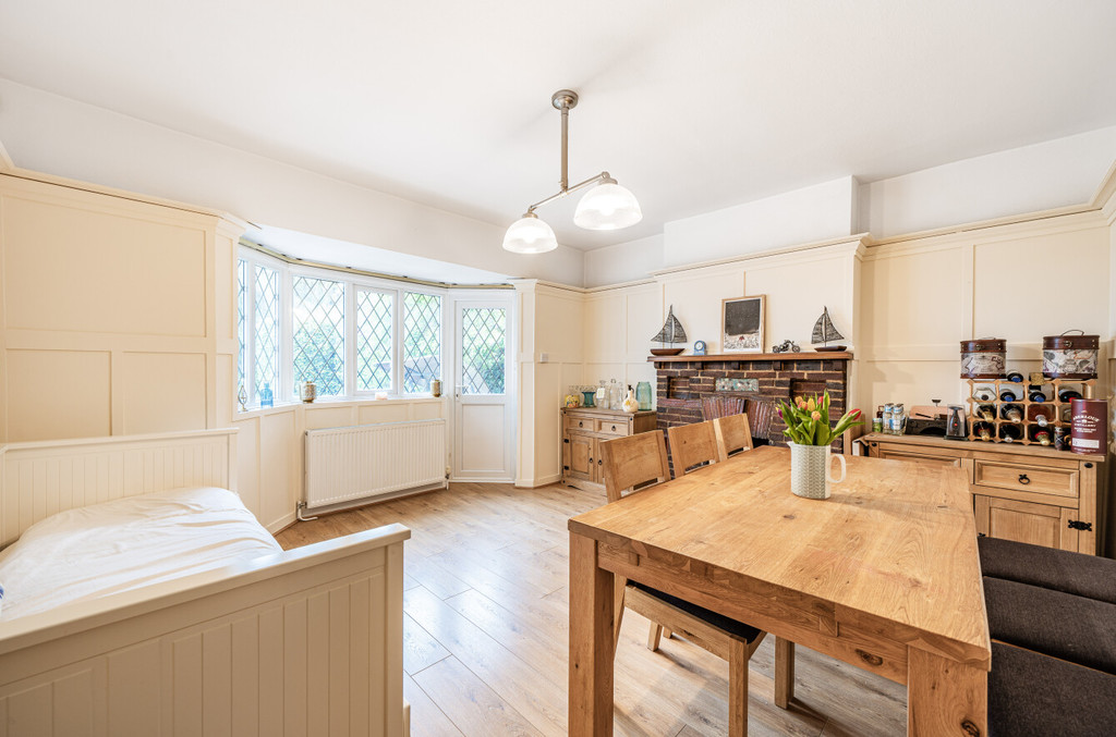 Property in Wales Avenue, Carshalton, SM5 3QN