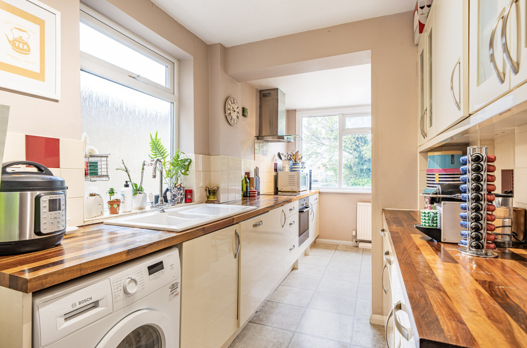 Property in Wales Avenue, Carshalton, SM5 3QN