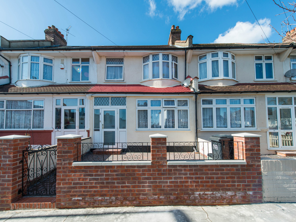 Property in Lynwood Gardens, Croydon, Surrey, CR0 4QH