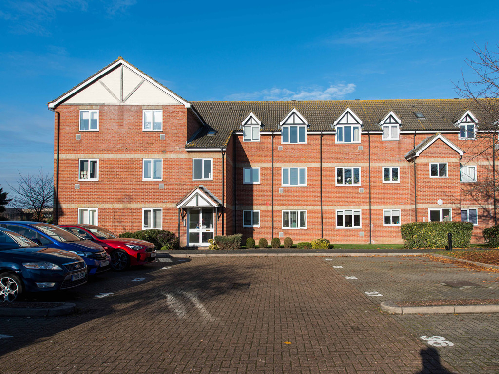 Property in Primrose Close, Hackbridge, Wallington, Surrey, SM6 7HJ