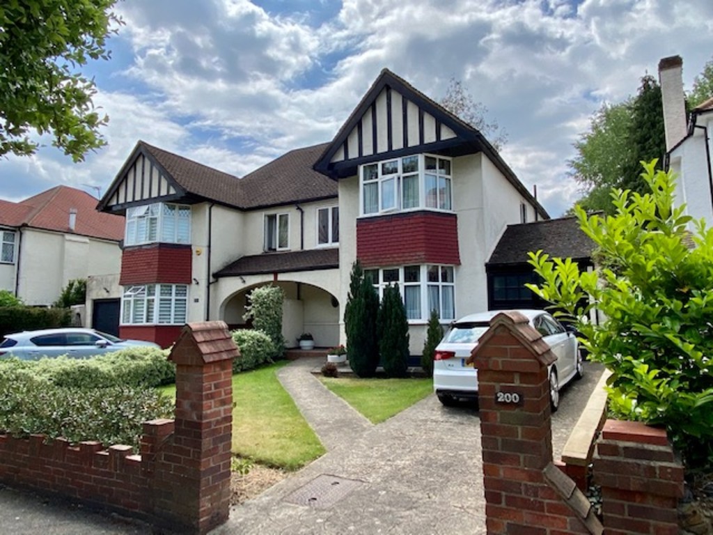 Property in Foresters Drive, South Wallington, SM6 9LE