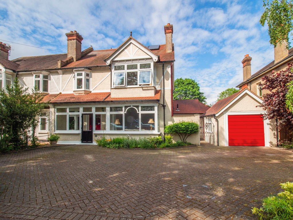 Surrey Estate Agents Paul Graham