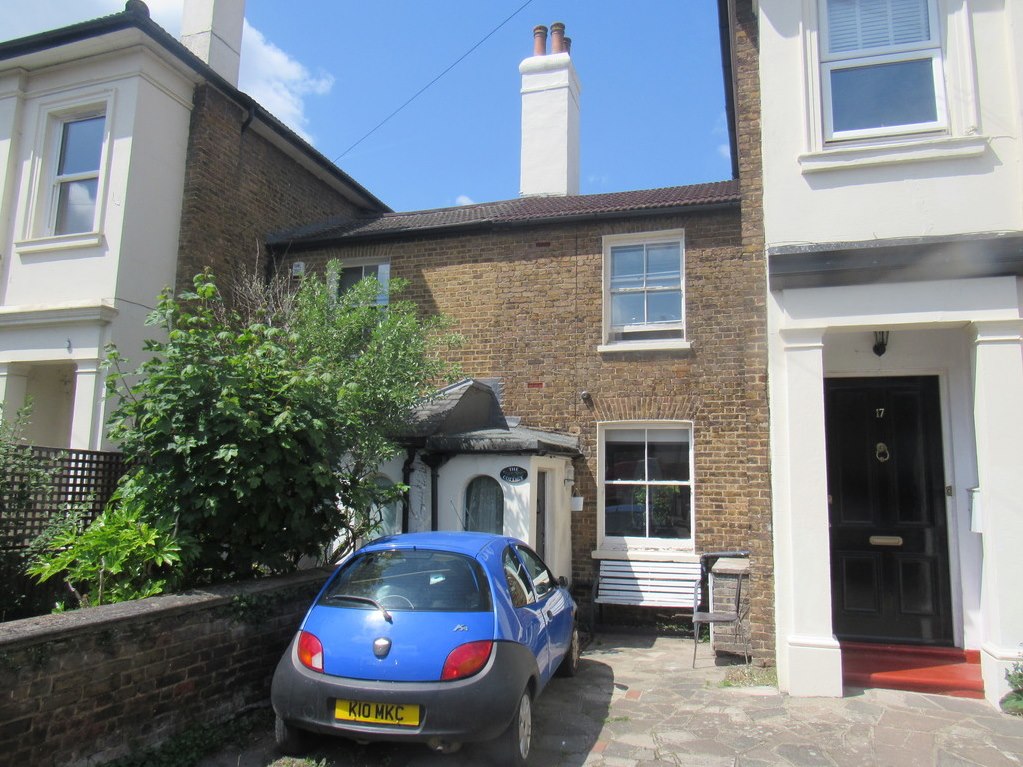 Surrey Estate Agents Paul Graham