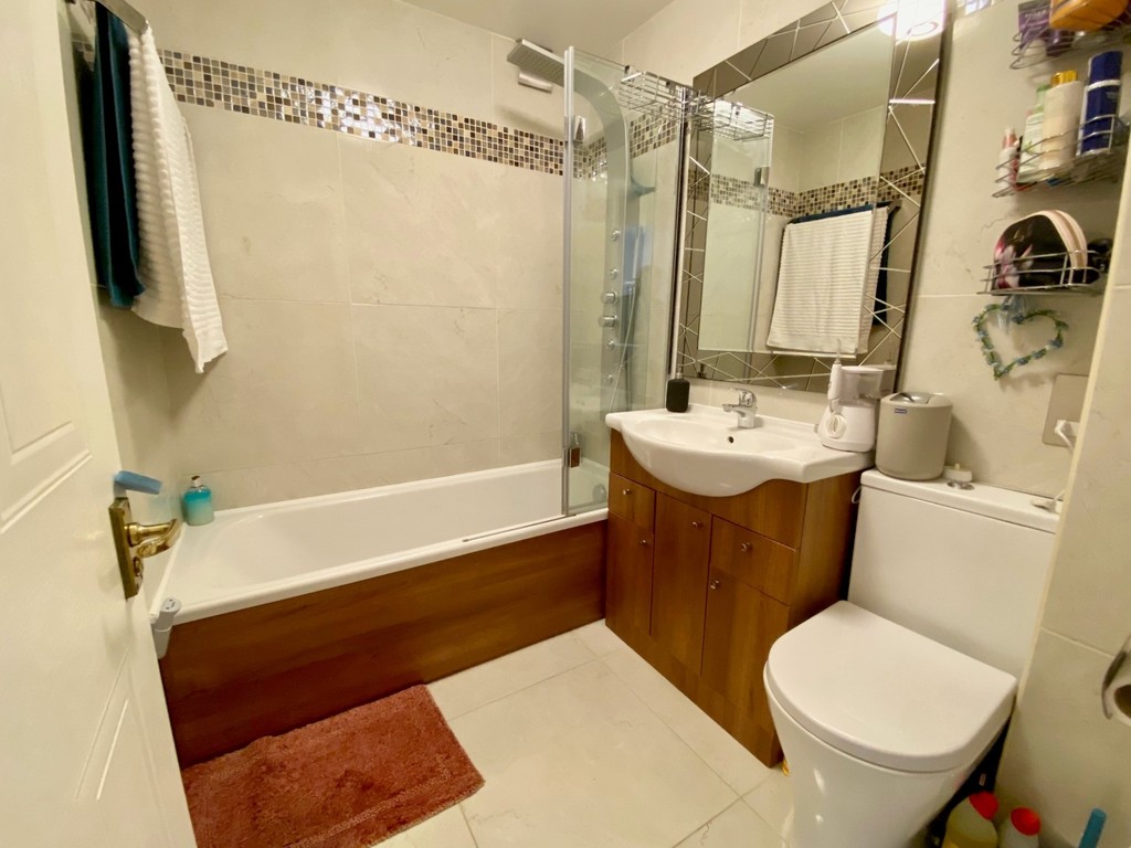 Property in Caraway Place, Wallington, Surrey, SM6 7AG