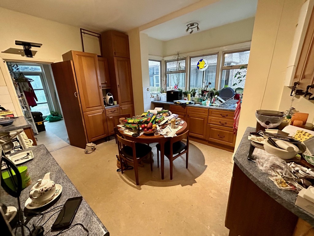 Property in Hillside Gardens, Wallington, SM6 9NX