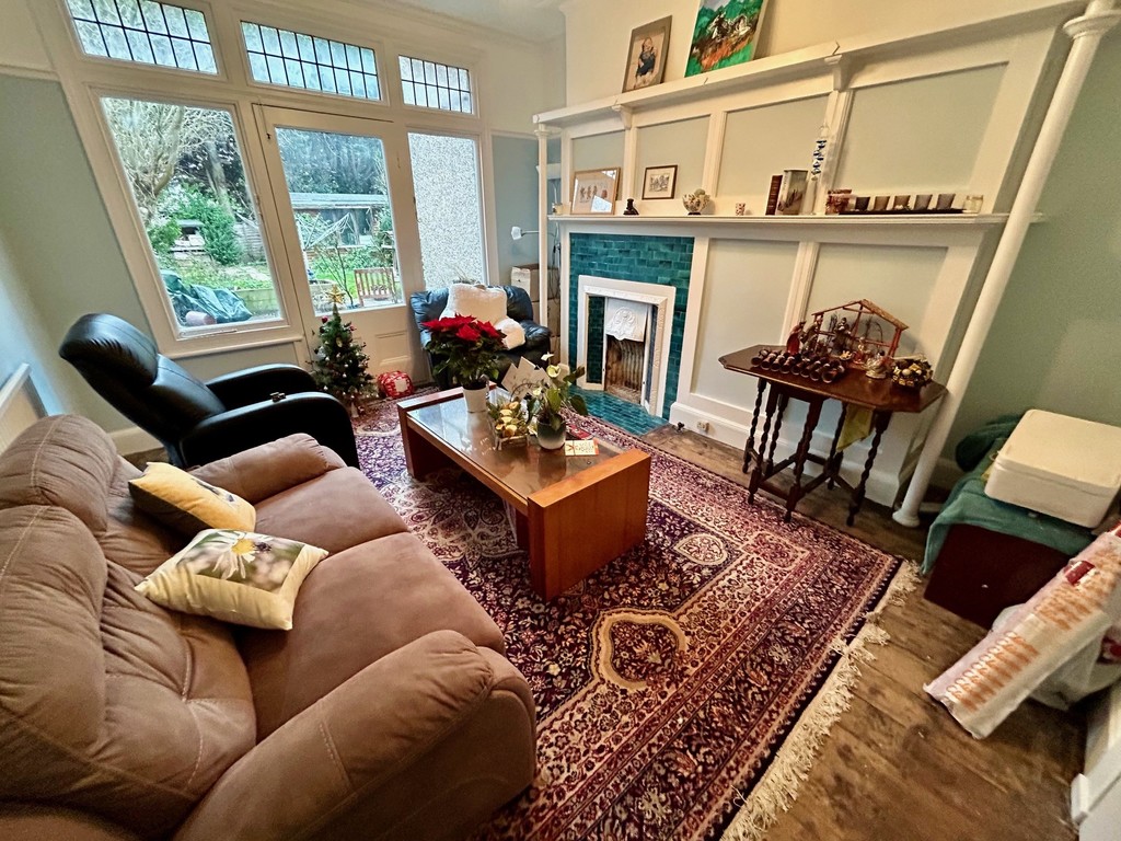 Property in Hillside Gardens, Wallington, SM6 9NX