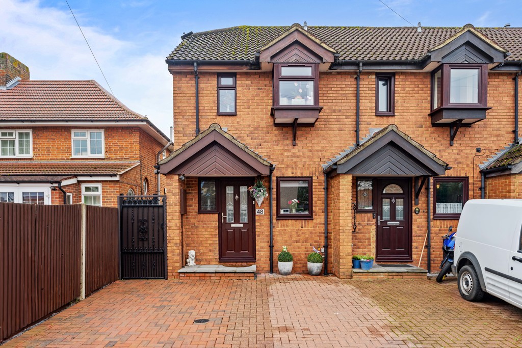 Property in Richmond Road, Beddington, Surrey, CR0 4SF