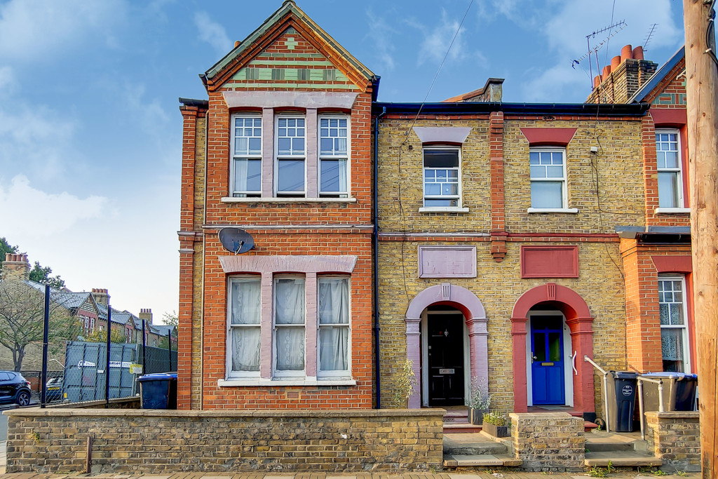 Property in Kilburn Lane, Queens Park, London, W10 4AX