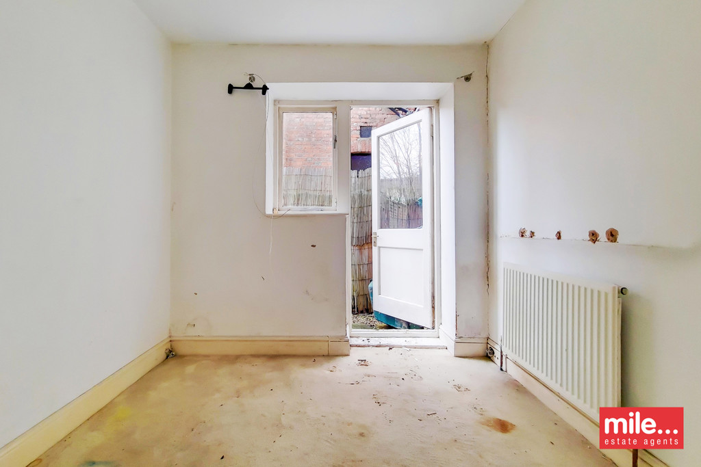 Property in St Johns Avenue, London, NW10 4EE