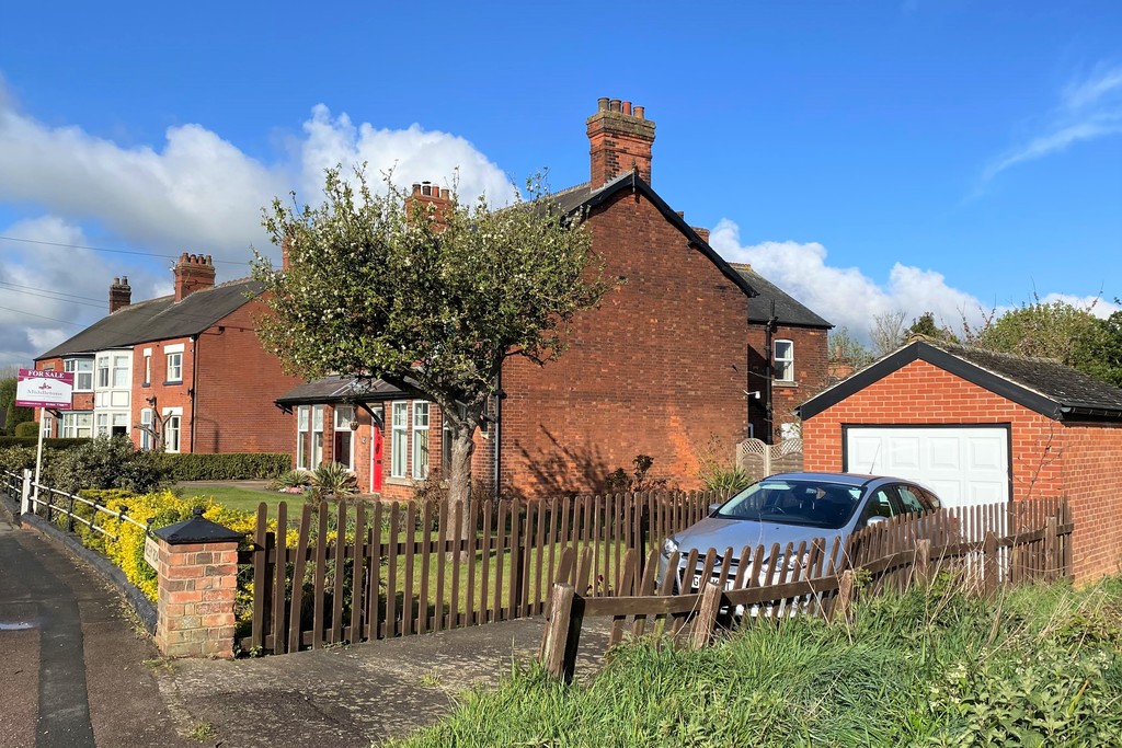 Property in Welby Road, Asfordby Hill, Melton Mowbray, LE14 3RD