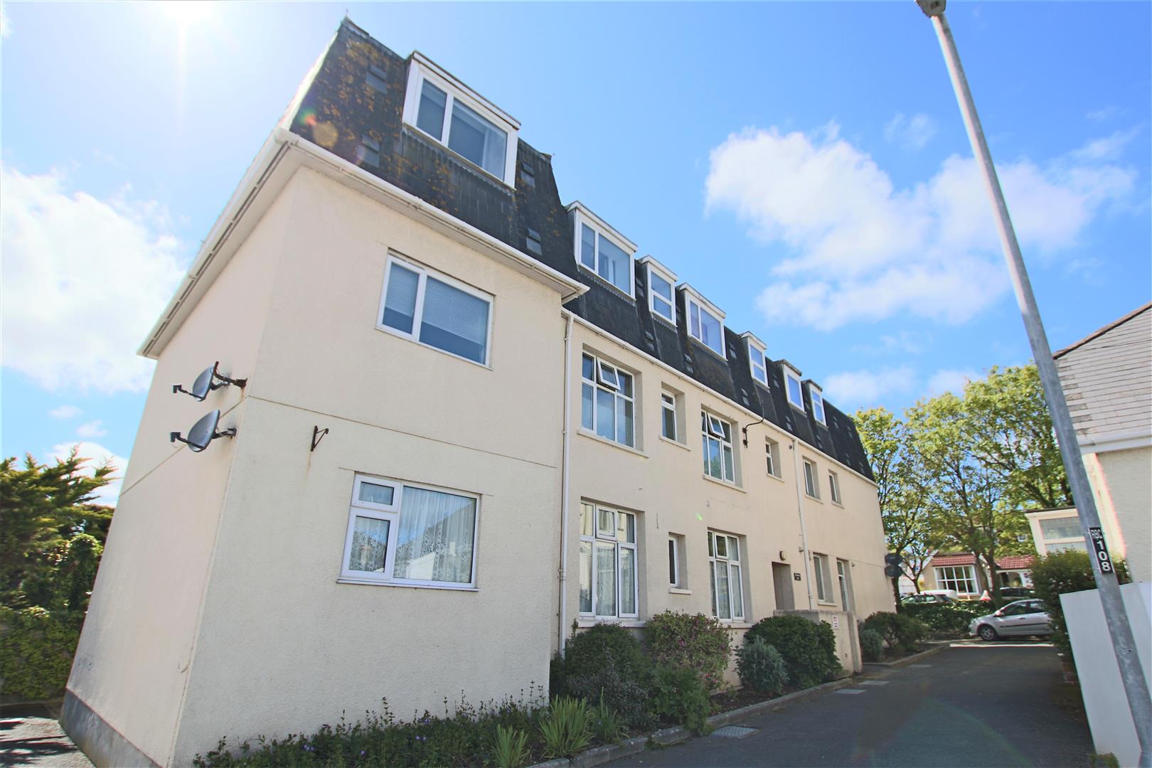 Property in Eliot Gardens, Newquay, Cornwall, TR7 2QE
