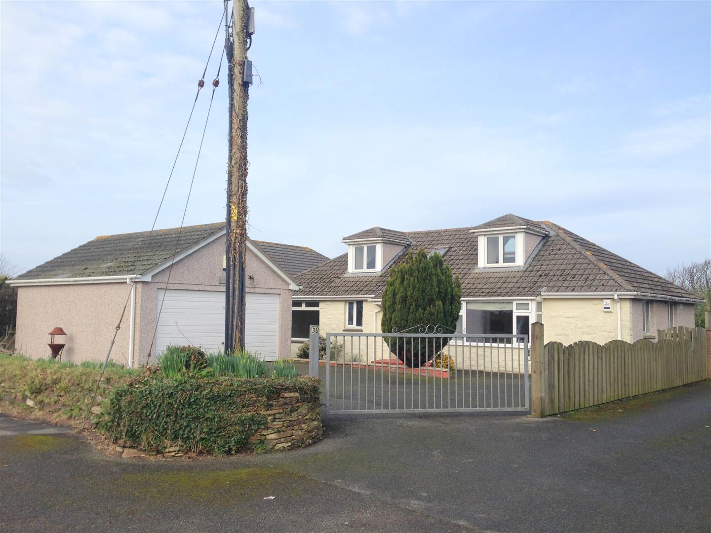 Property in West Road, Quintrell Downs, Newquay, Cornwall, TR8 4LD