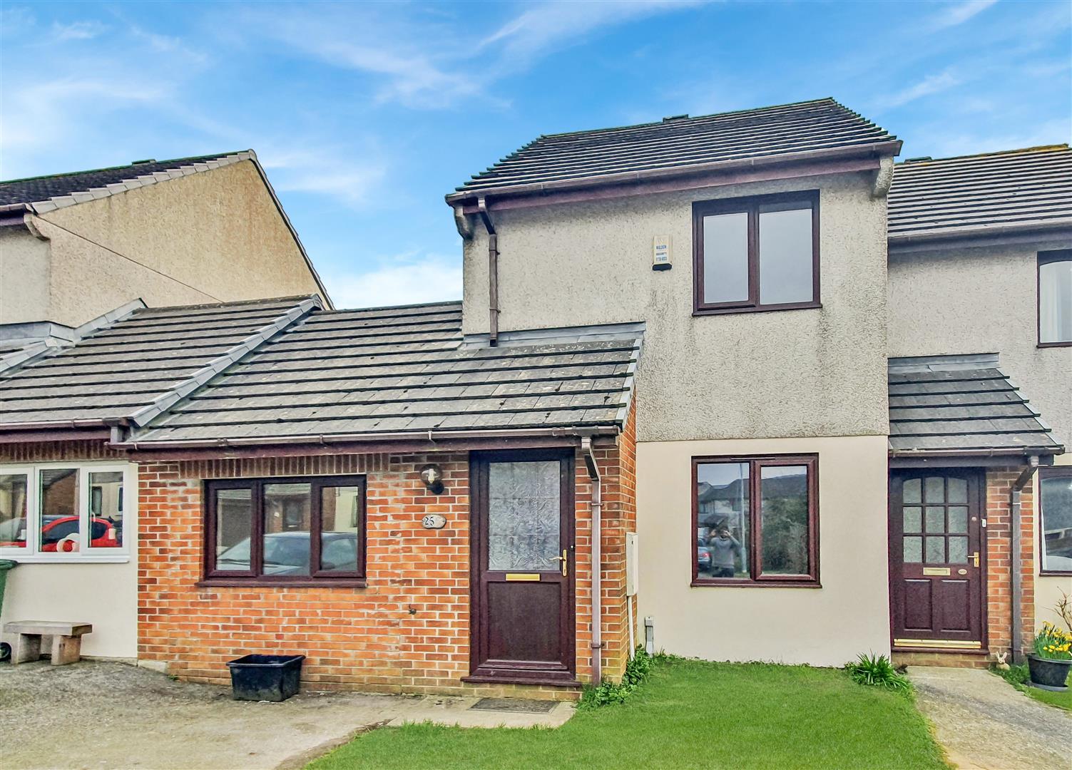 Property in Penhale Gardens, Fraddon, St Columb, Cornwall, TR9 6NZ