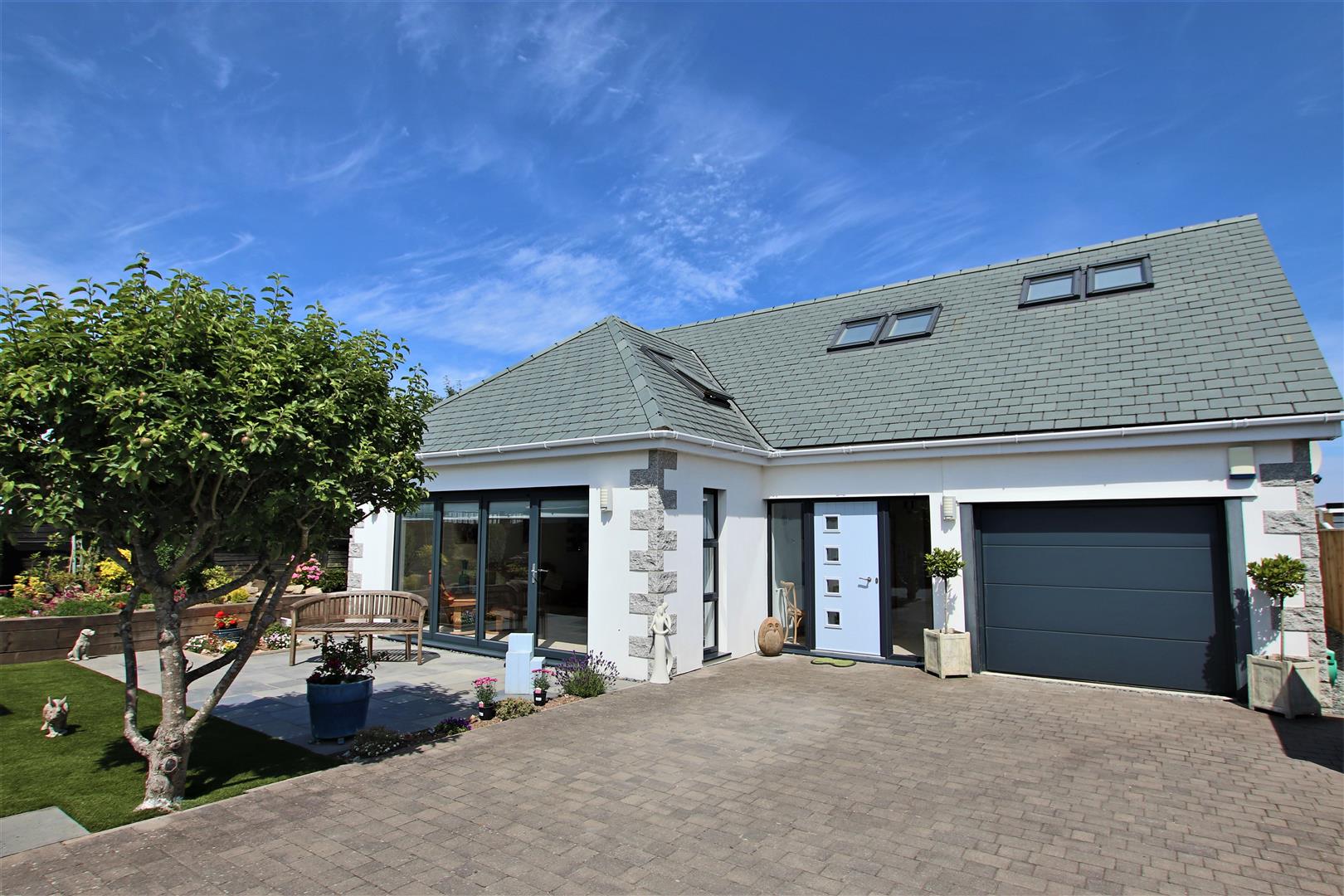 Property in West Road, Quintrell Downs, Newquay, Cornwall, TR8 4LD