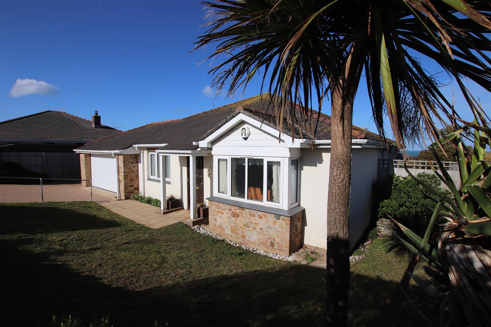 Property in Lusty Glaze Road, Newquay, Cornwall, TR7 3AE