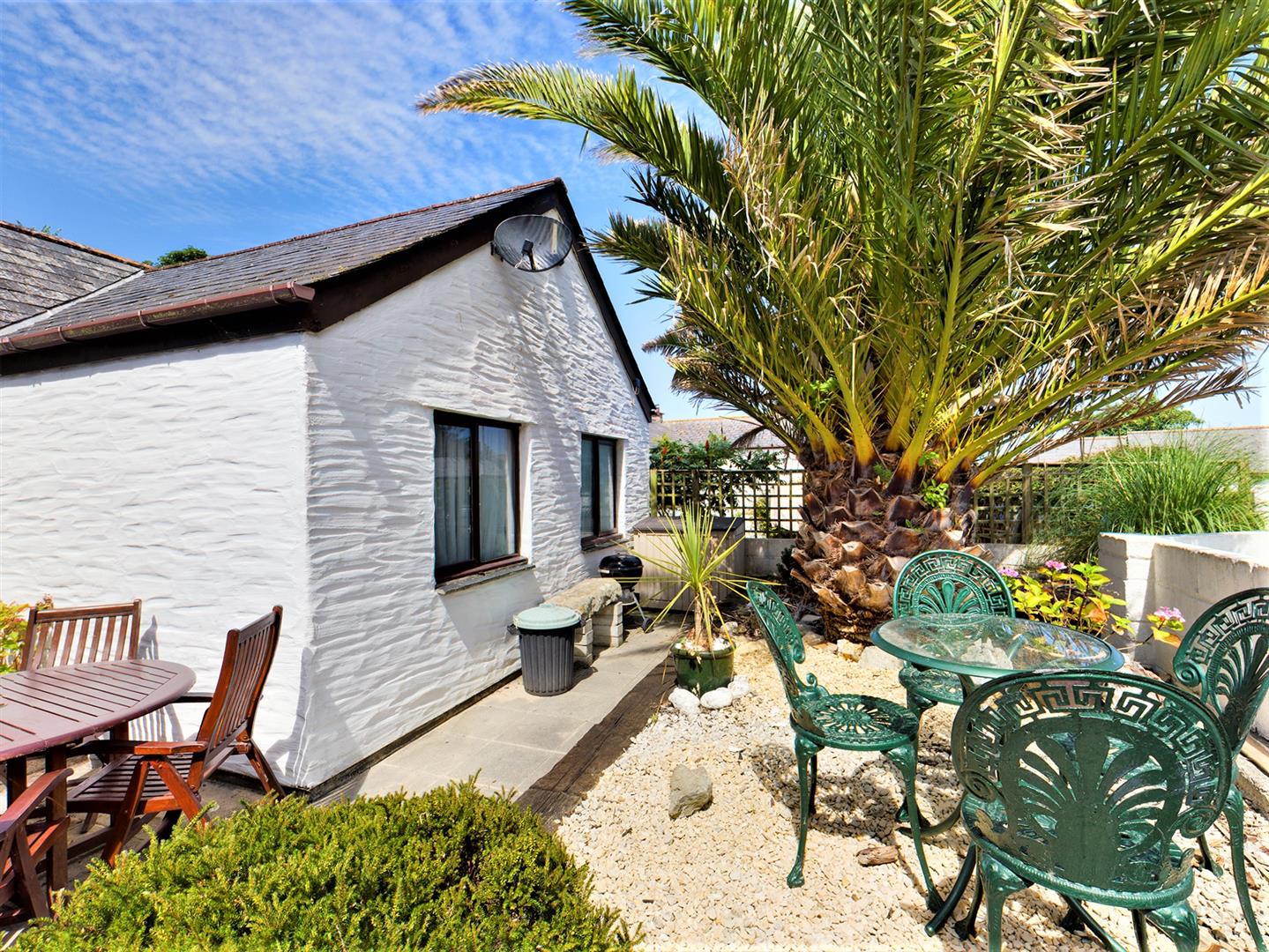 Property in Porth Way, Newquay, Cornwall, TR7 3LW