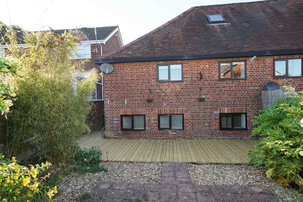 Property in The Ropewalk, Lower Quay Close, Fareham, PO16 0RE