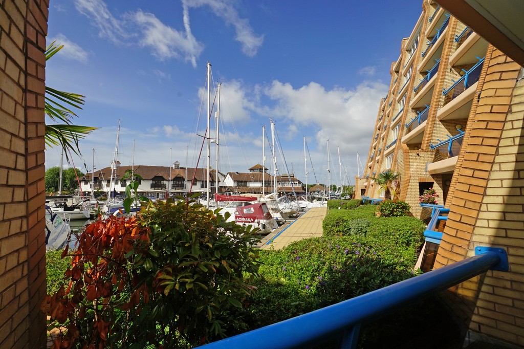 Property in Oyster Quay, Port Solent, Portsmouth, PO6 4TQ
