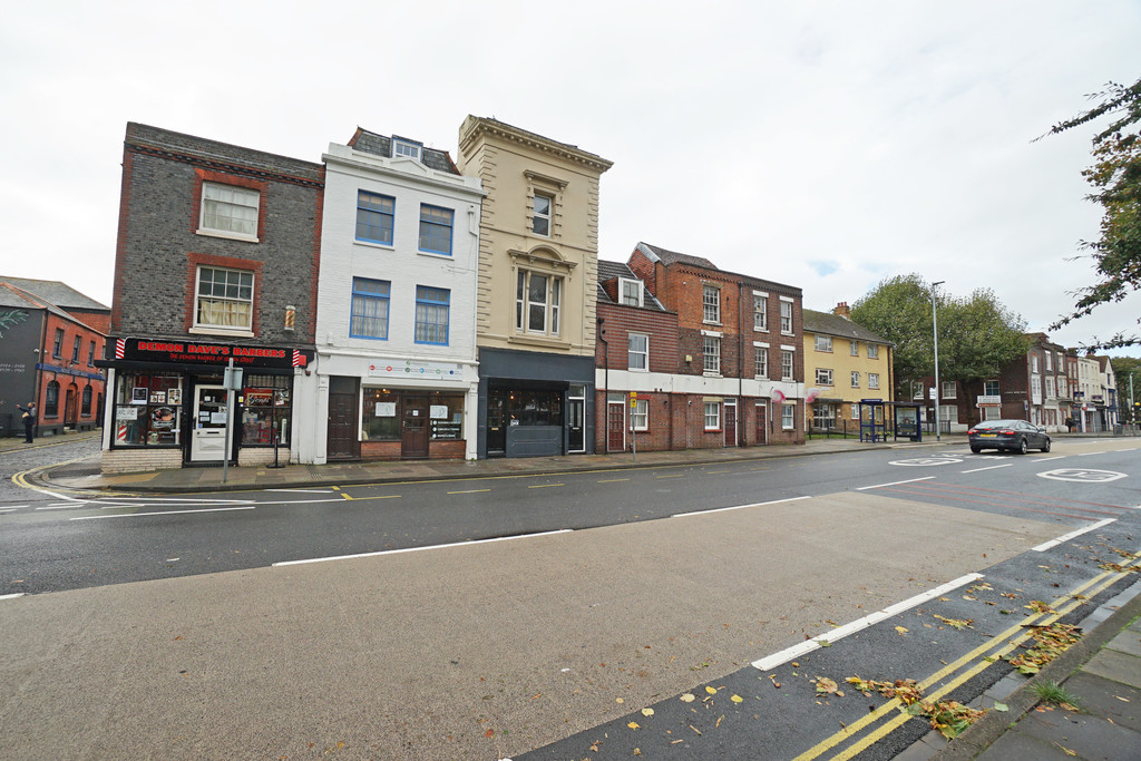 Property in Queen Street, Portsmouth, PO1 3HW