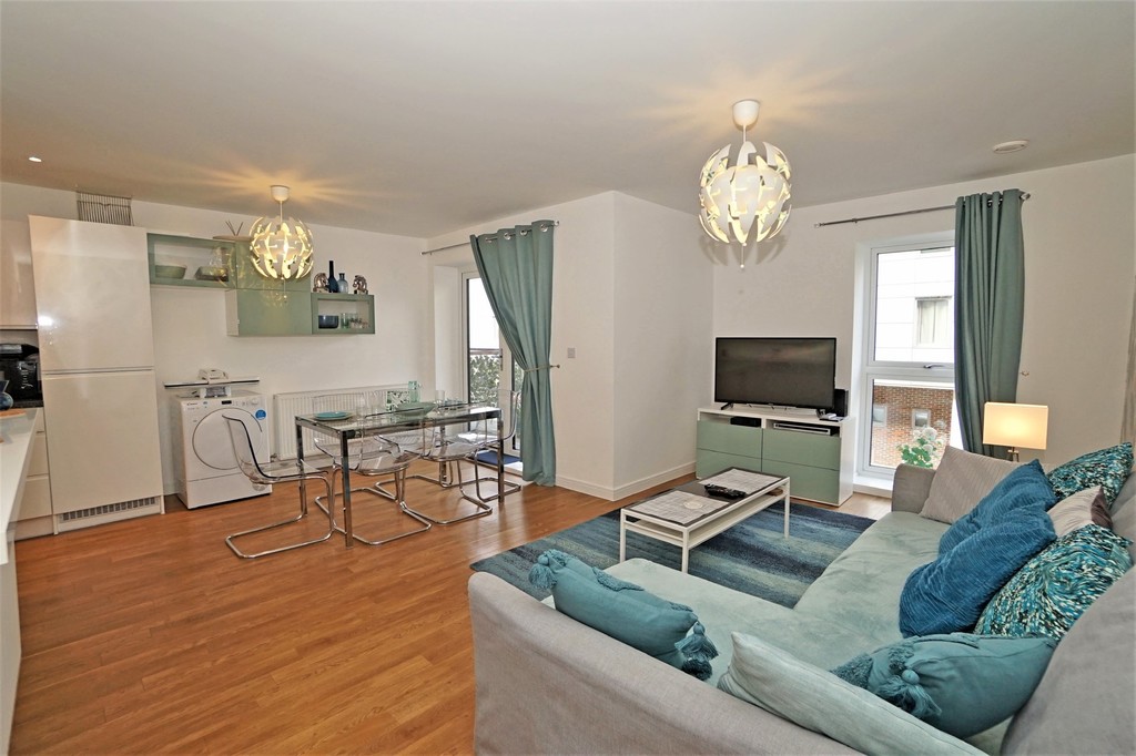 Property in Pennant House, Cross Street, Portsmouth, Hampshire, PO1 3FT