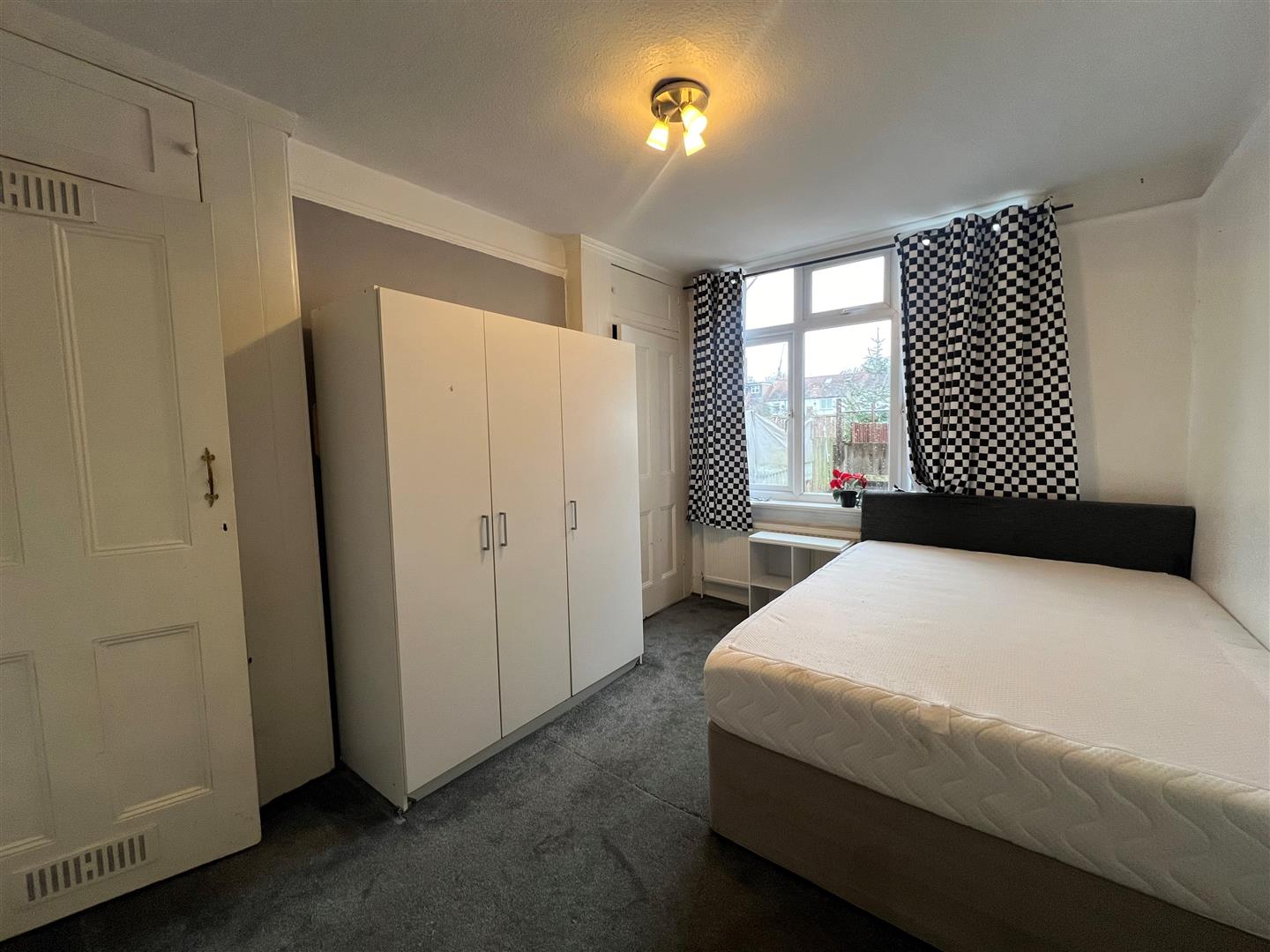 Second Avenue, London, NW4