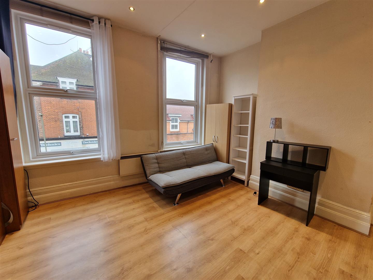 High Street, Edgware, HA8