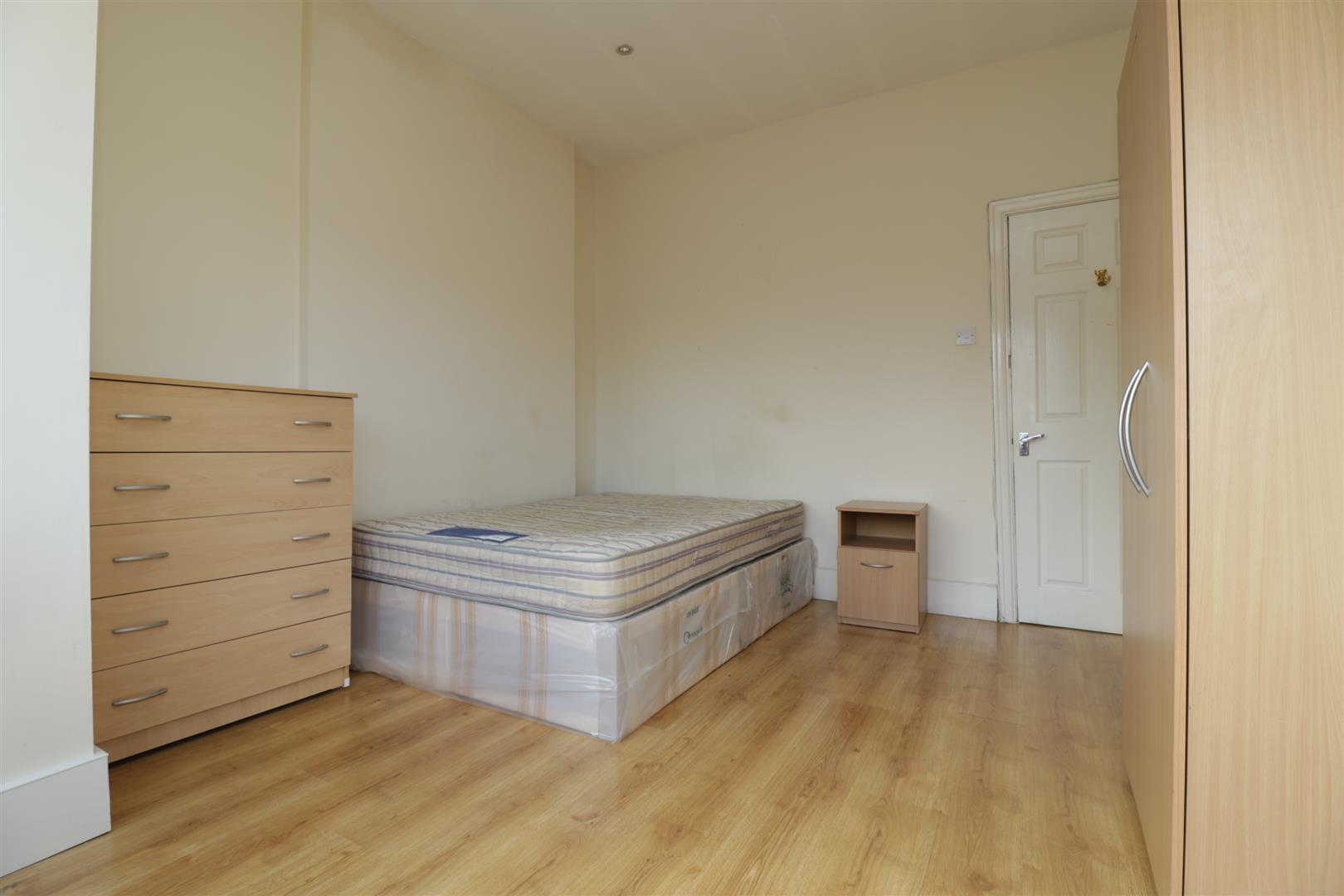 Mount Road, London, NW4