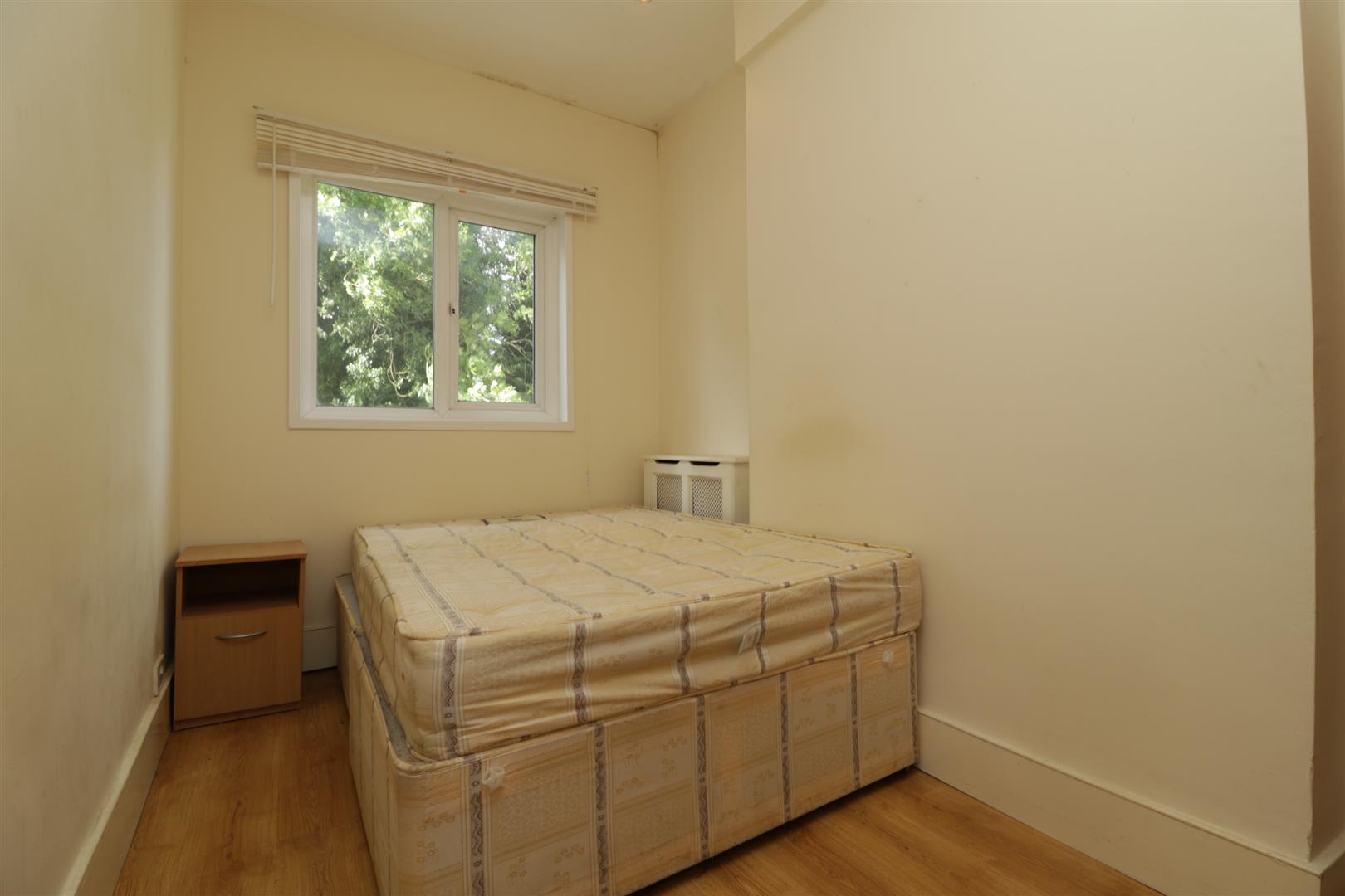 Mount Road, London, NW4