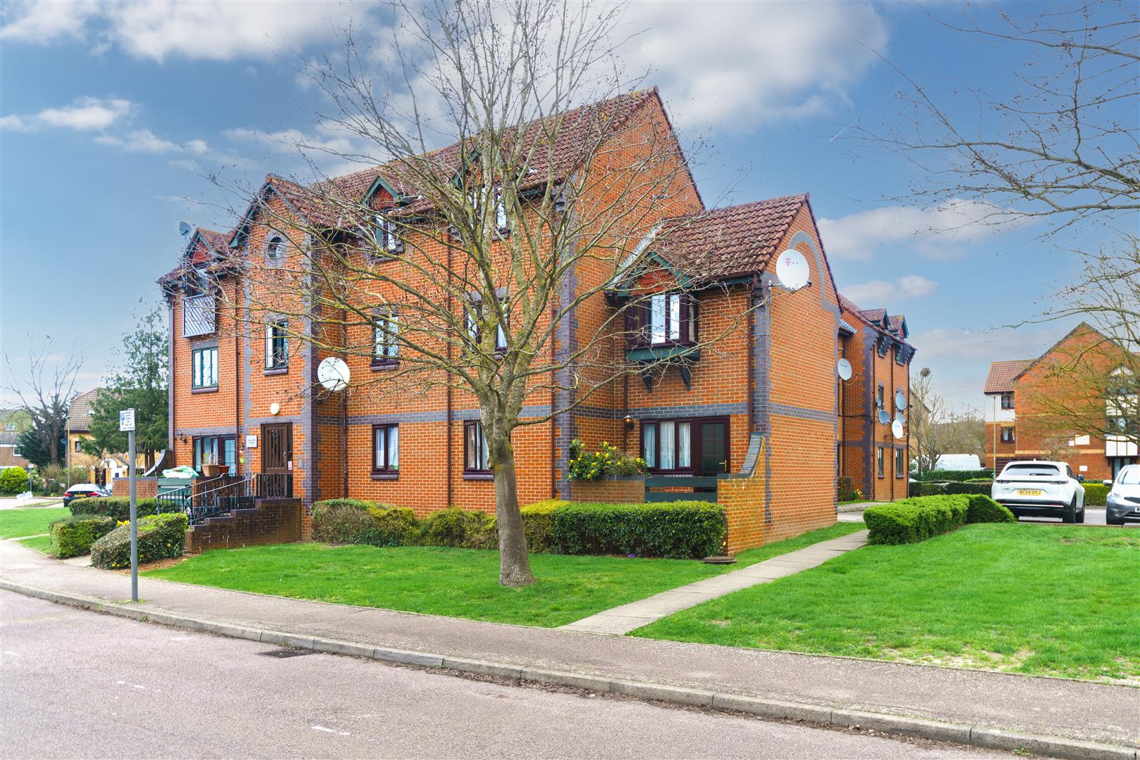 2 Swan Drive, London, NW9