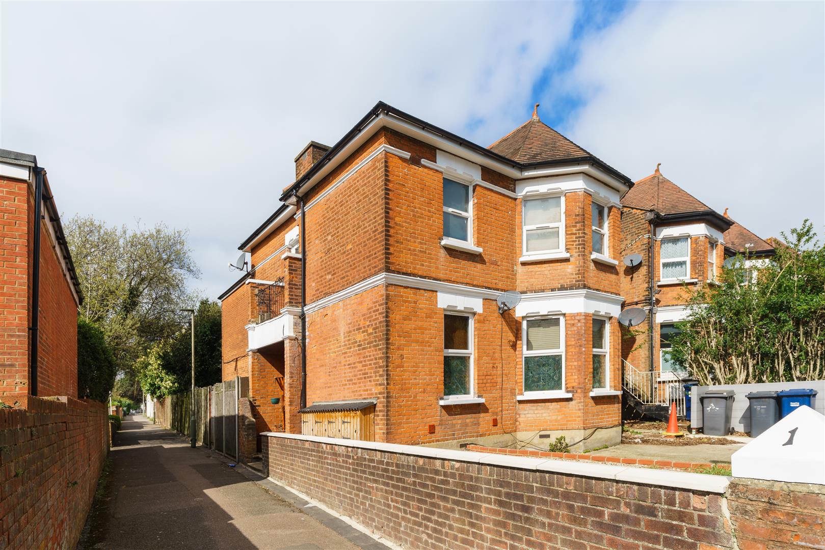 Sunny Gardens Road, Hendon, NW4