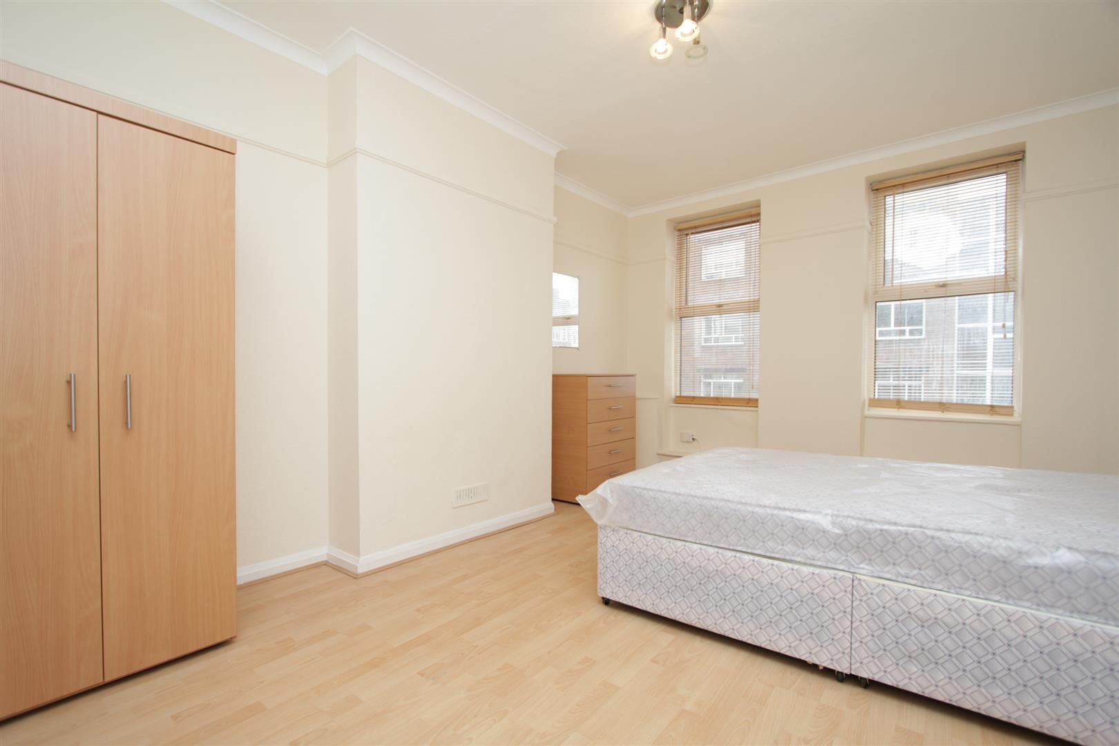 Finchley Lane, Hendon, NW4