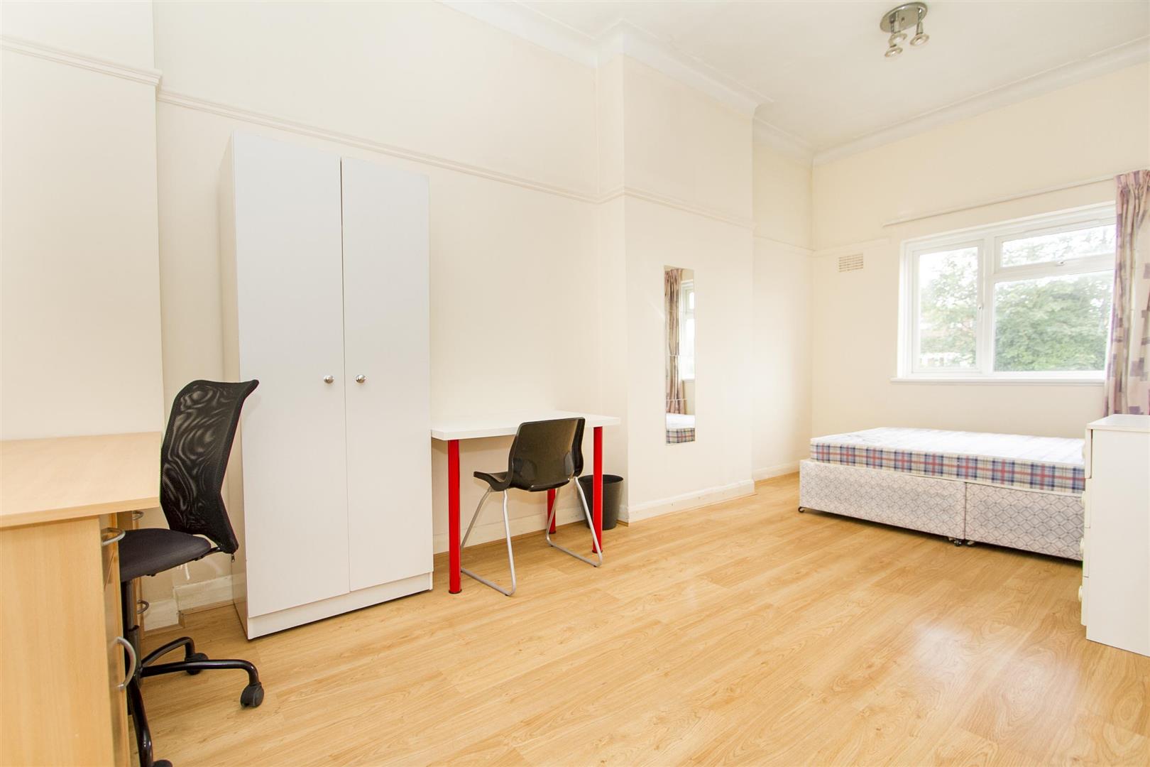 Parson Street, London, NW4