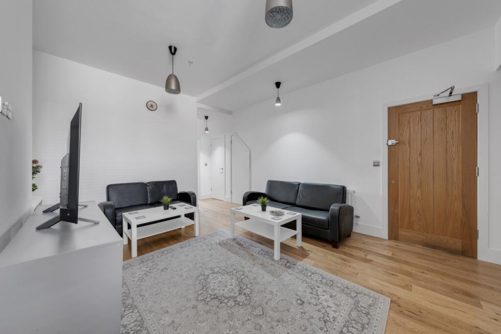 Finchley Road, London, NW11