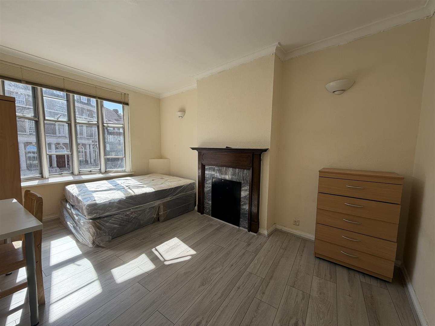 Finchley Lane, London, NW4