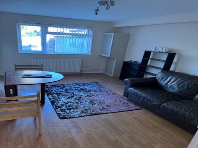 Daws Lane, Mill Hill, NW7