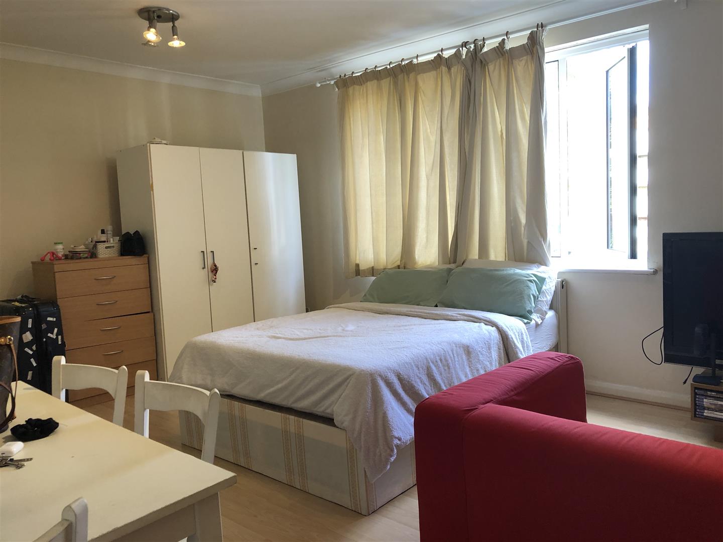 Canberra Close, Hendon, NW4