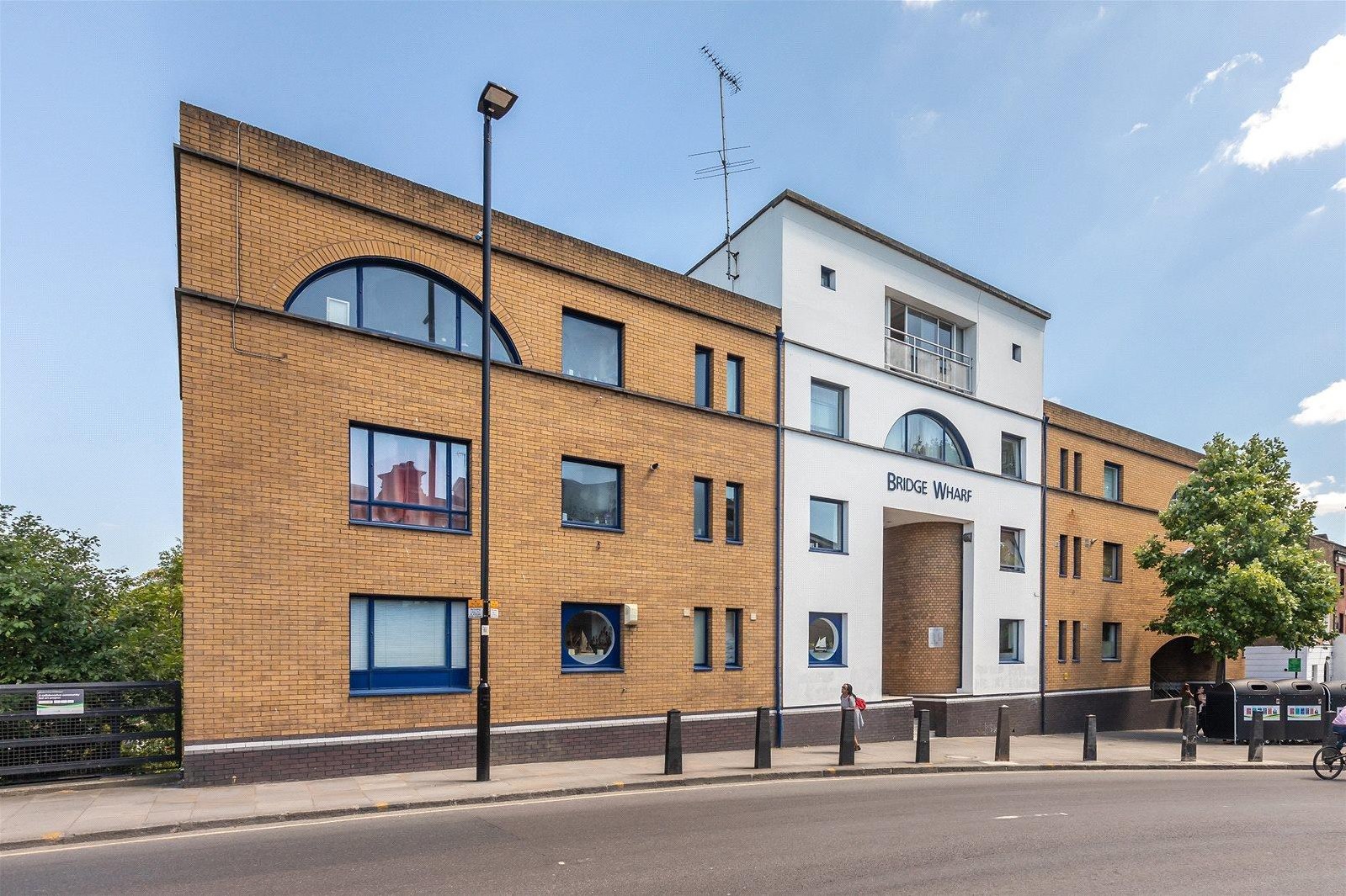 Property in Caledonian Road, London, N1