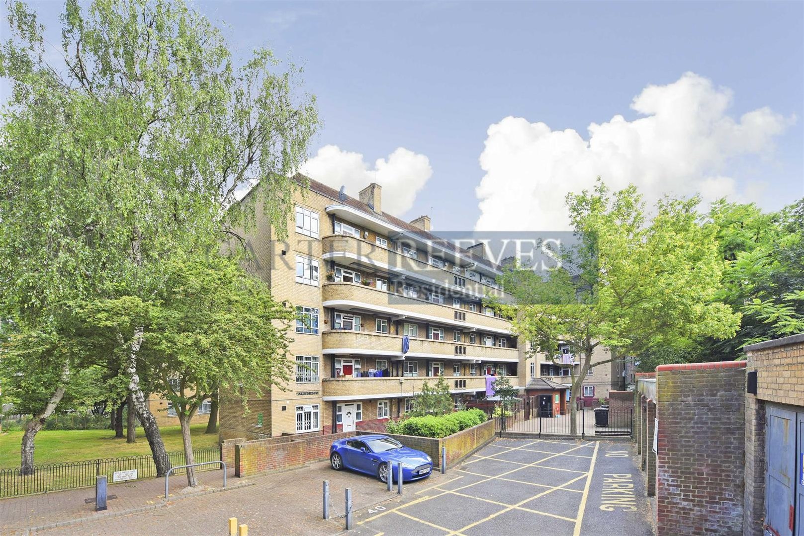 Property in Highbury Estate, Ashfield House, London, N5