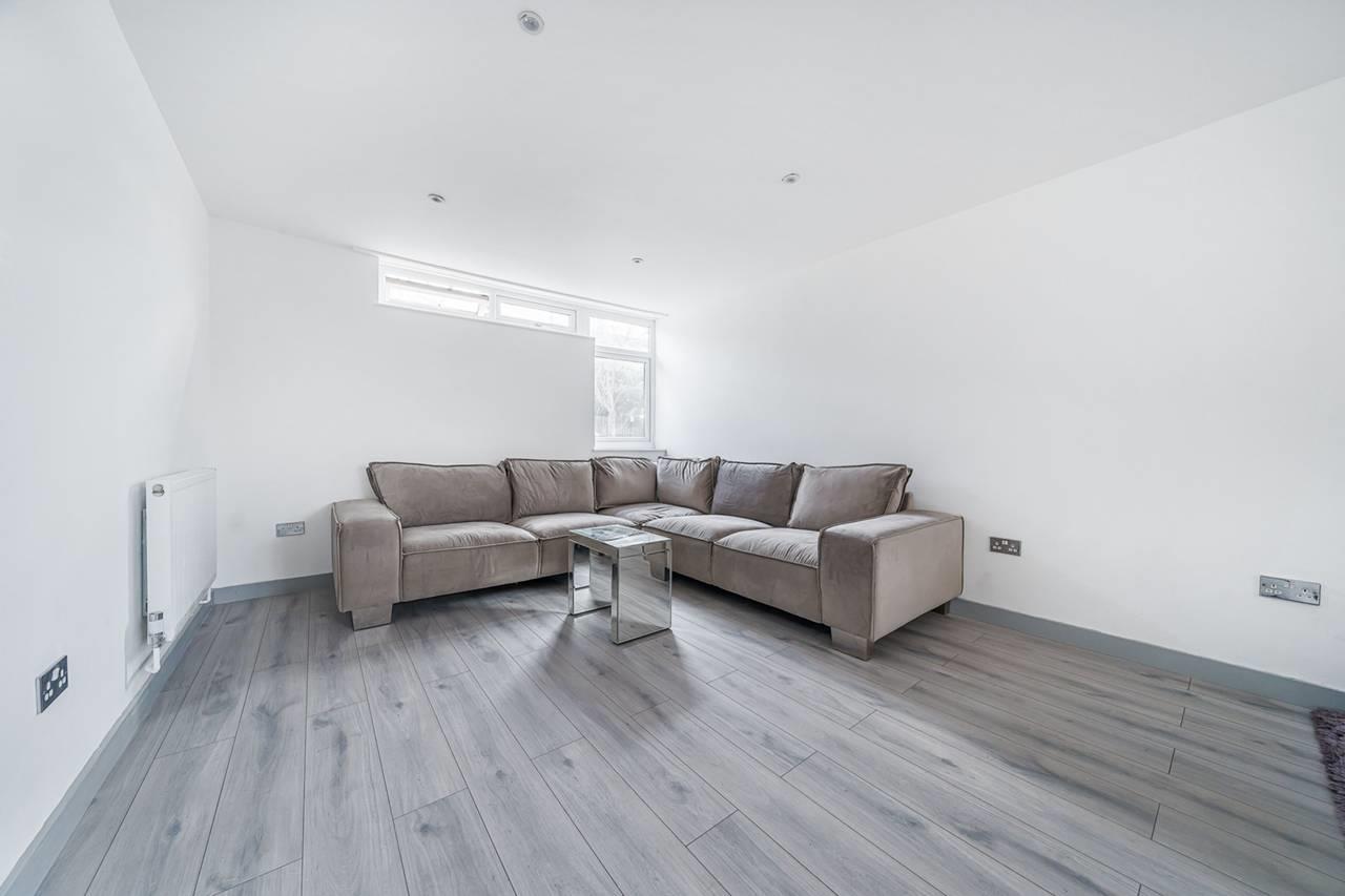 Broomfield, London, E17