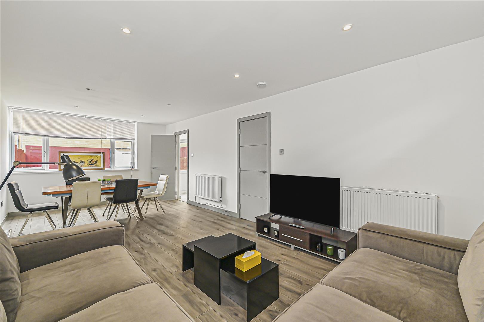 Broomfield, London, WC1X