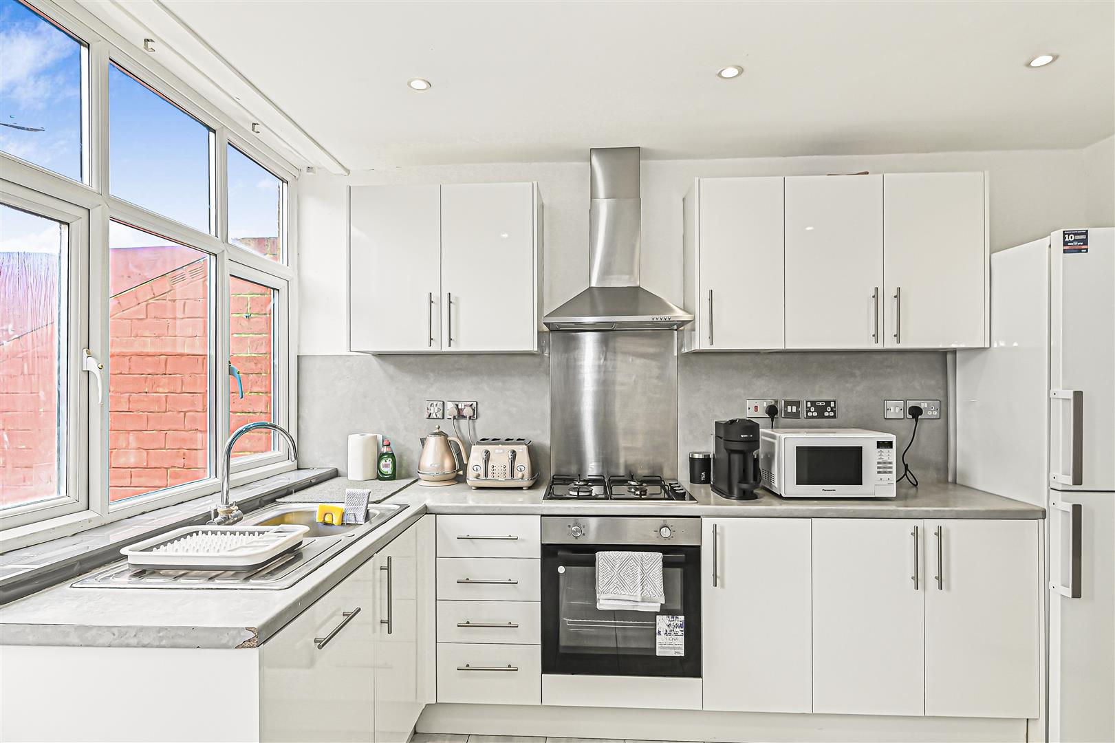 Broomfield, London, WC1X