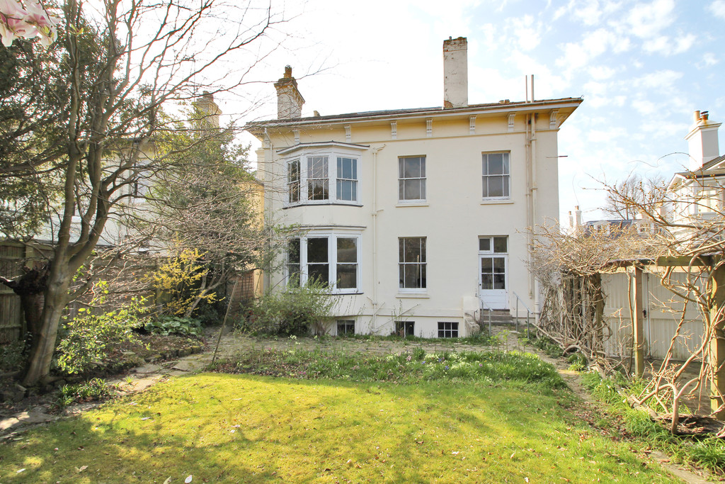 Property in Lansdowne Road, Tunbridge Wells