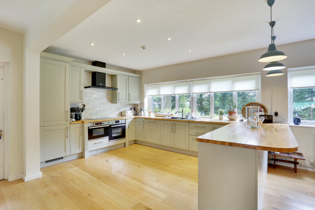 Property in Bells Yew Green Road, Bells Yew Green , Tunbridge Wells