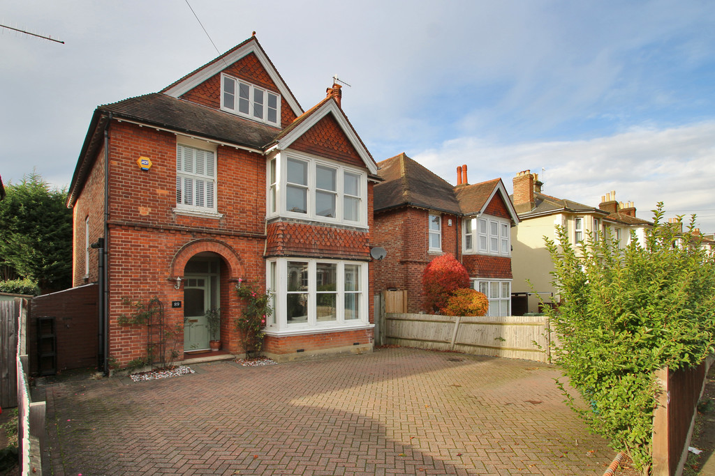 Property in Upper Grosvenor Road, Tunbridge Wells